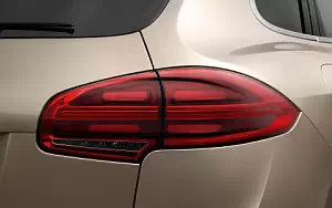   Porsche Cayenne Turbo - 2014