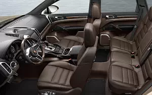   Porsche Cayenne Turbo - 2014