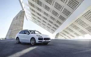   Porsche Cayenne E-Hybrid Sport Design Package - 2018