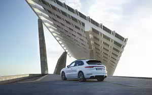   Porsche Cayenne E-Hybrid Sport Design Package - 2018
