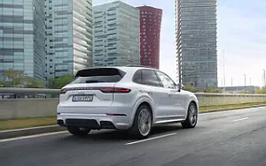   Porsche Cayenne E-Hybrid Sport Design Package - 2018