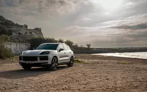   Porsche Cayenne S E-Hybrid (Carrara White Metallic) - 2023