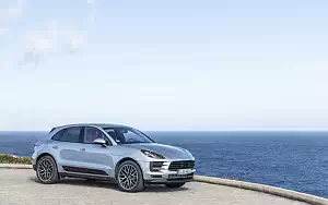   Porsche Macan (Dolomite Silver Metallic) - 2018