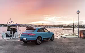   Porsche Macan (Miami Blue) - 2018
