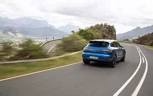   Porsche Macan Turbo (Sapphire Blue Metallic) - 2019