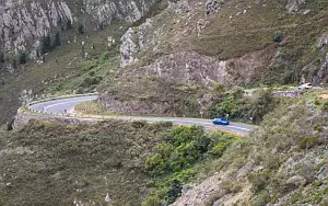   Porsche Macan Turbo (Sapphire Blue Metallic) - 2019