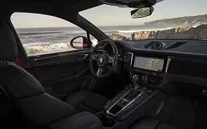   Porsche Macan GTS (Carmine Red) - 2020