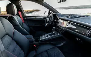   Porsche Macan GTS (Carrara White Metallic) - 2020