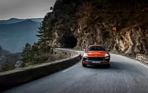   Porsche Macan T (Papaya Metallic) - 2022