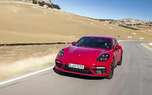  Porsche Panamera Turbo S E-Hybrid Sport Turismo (Carmine Red) - 2017