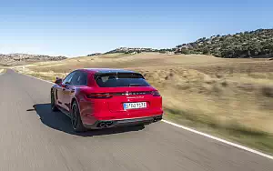   Porsche Panamera Turbo S E-Hybrid Sport Turismo (Carmine Red) - 2017