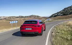   Porsche Panamera Turbo S E-Hybrid Sport Turismo (Carmine Red) - 2017