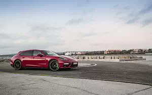   Porsche Panamera Turbo S E-Hybrid Sport Turismo (Carmine Red) - 2017