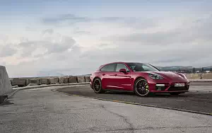   Porsche Panamera Turbo S E-Hybrid Sport Turismo (Carmine Red) - 2017