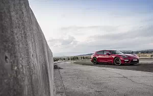   Porsche Panamera Turbo S E-Hybrid Sport Turismo (Carmine Red) - 2017