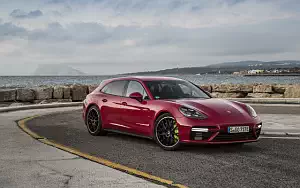   Porsche Panamera Turbo S E-Hybrid Sport Turismo (Carmine Red) - 2017