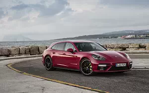  Porsche Panamera Turbo S E-Hybrid Sport Turismo (Carmine Red) - 2017