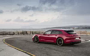   Porsche Panamera Turbo S E-Hybrid Sport Turismo (Carmine Red) - 2017