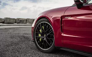   Porsche Panamera Turbo S E-Hybrid Sport Turismo (Carmine Red) - 2017