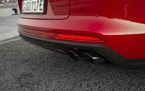   Porsche Panamera Turbo S E-Hybrid Sport Turismo (Carmine Red) - 2017