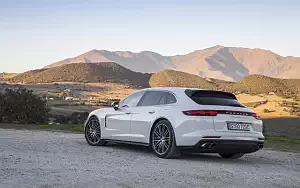   Porsche Panamera Turbo S E-Hybrid Sport Turismo (Carrara White Metallic) - 2017