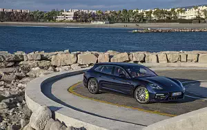   Porsche Panamera Turbo S E-Hybrid Sport Turismo (Night Blue Metallic) - 2017