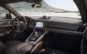   Porsche Panamera Turbo Sport Turismo - 2017
