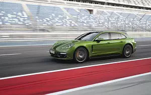   Porsche Panamera GTS Sport Turismo - 2018