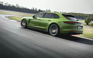   Porsche Panamera GTS Sport Turismo - 2018