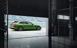   Porsche Panamera GTS Sport Turismo - 2018