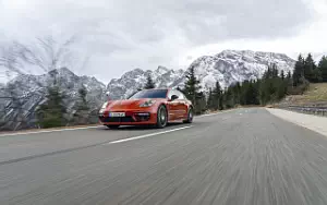   Porsche Panamera 4 E-Hybrid Sport Turismo SportDesign Package (Papaya Metallic) - 2020