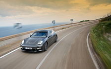   Porsche Panamera Turbo S - 2011