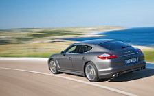   Porsche Panamera Turbo S - 2011