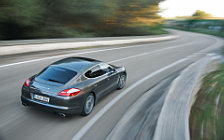   Porsche Panamera Turbo S - 2011