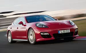   Porsche Panamera GTS - 2012