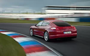   Porsche Panamera GTS - 2012