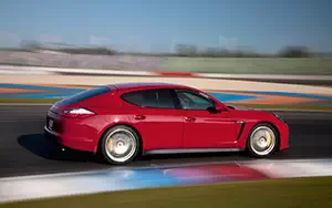   Porsche Panamera GTS - 2012