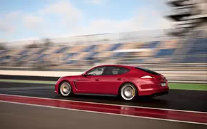   Porsche Panamera GTS - 2012
