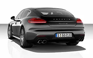   Porsche Panamera 4S - 2013
