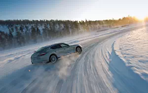   Porsche Panamera 4S - 2013