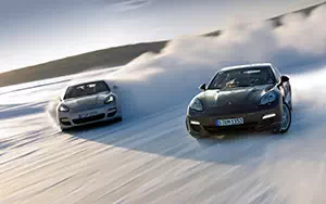   Porsche Panamera 4S - 2013