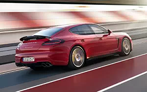   Porsche Panamera GTS - 2013