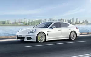   Porsche Panamera S E-Hybrid - 2013