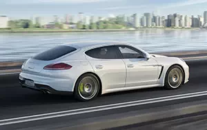   Porsche Panamera S E-Hybrid - 2013