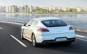   Porsche Panamera S E-Hybrid - 2013