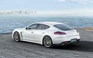   Porsche Panamera S E-Hybrid - 2013