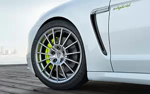   Porsche Panamera S E-Hybrid - 2013