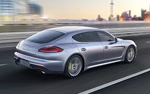   Porsche Panamera Turbo Executive - 2013