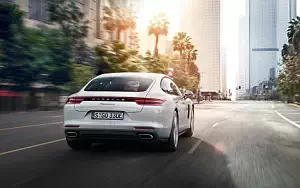   Porsche Panamera 4 E-Hybrid - 2016