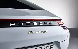   Porsche Panamera 4 E-Hybrid - 2016